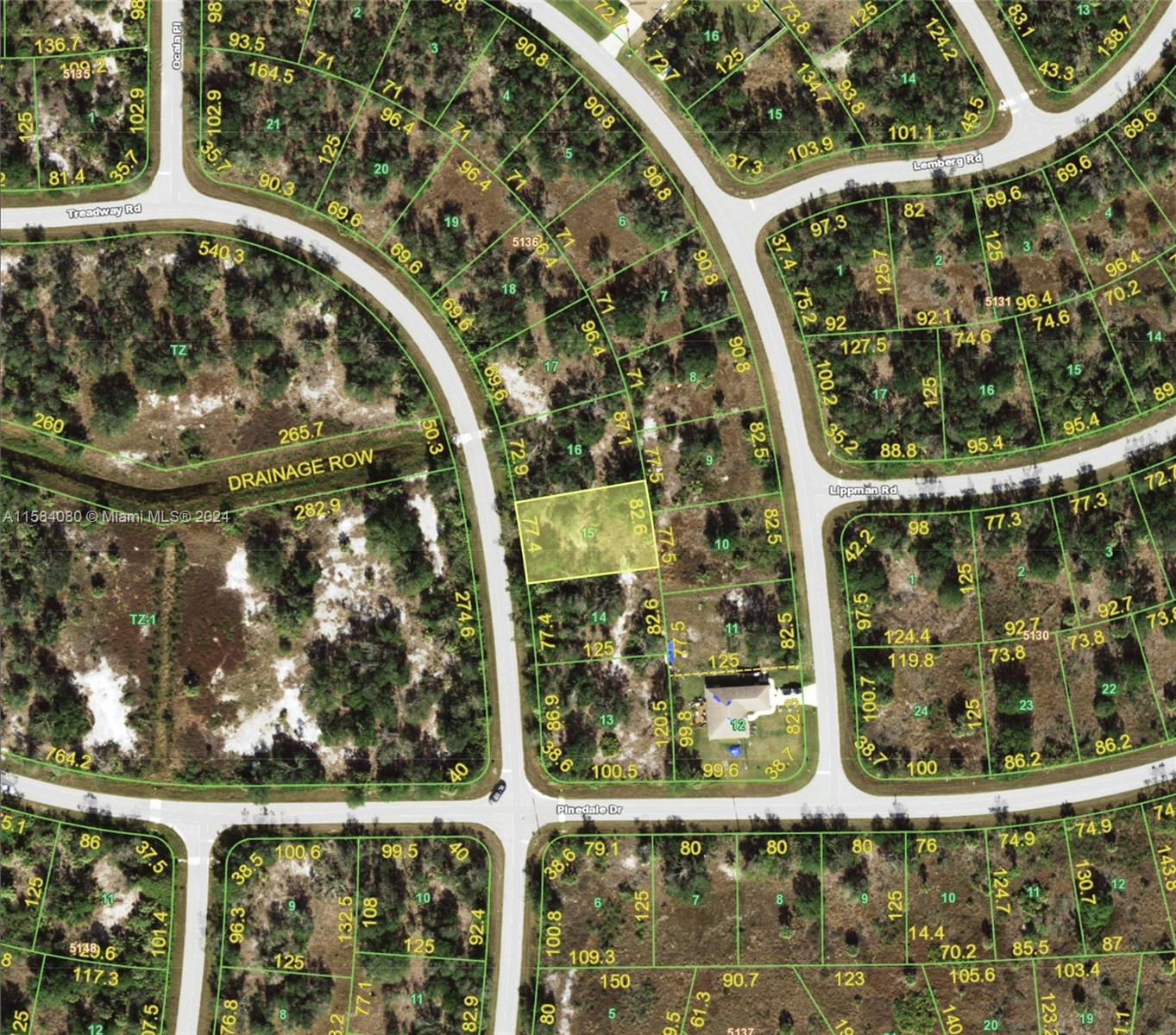 Port Charlotte - Land
