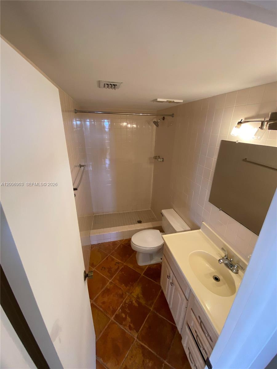 GREENWICH PH I CONDO - Residential