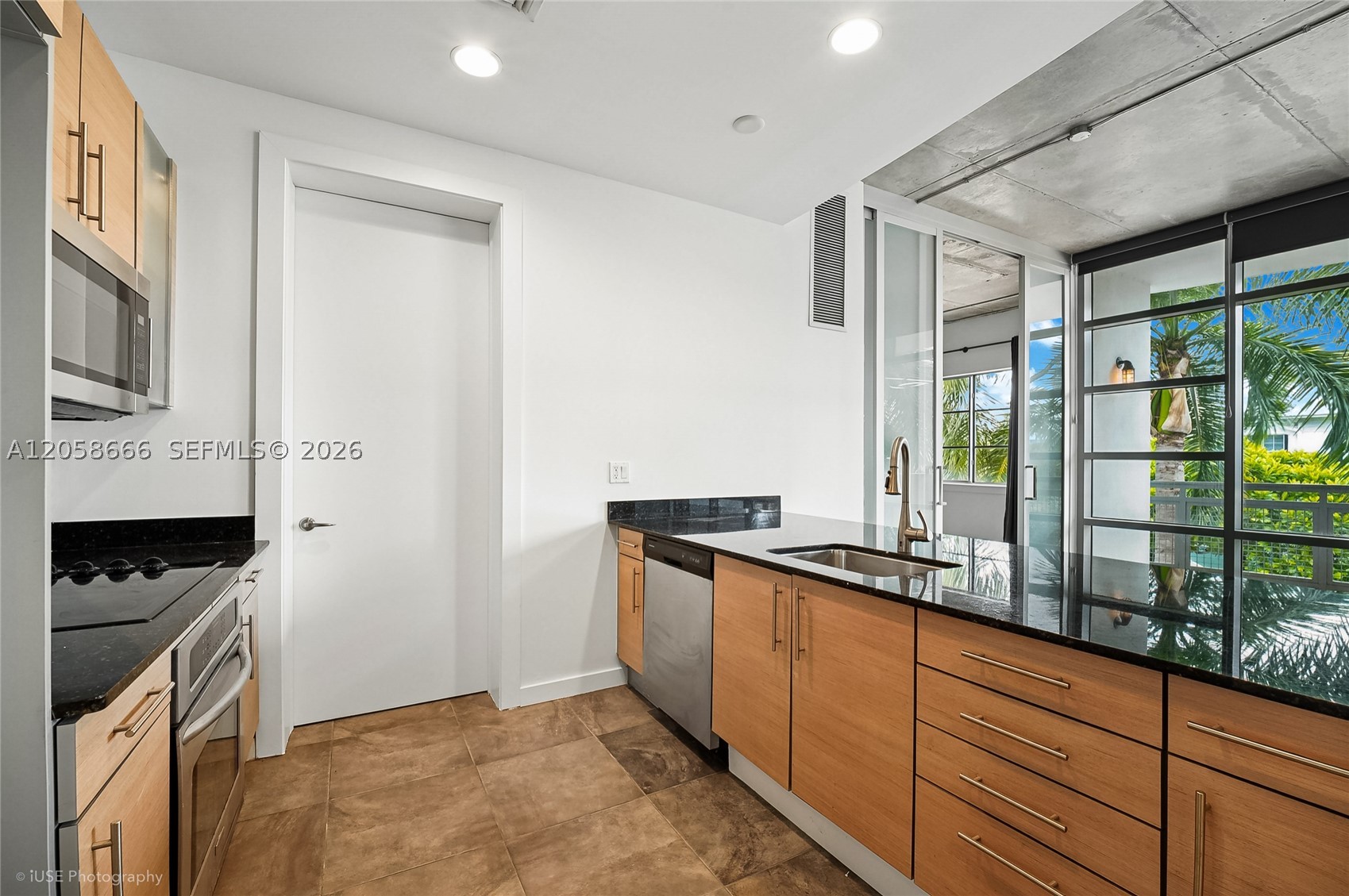 MERIDIAN DELRAY CONDO - Residential