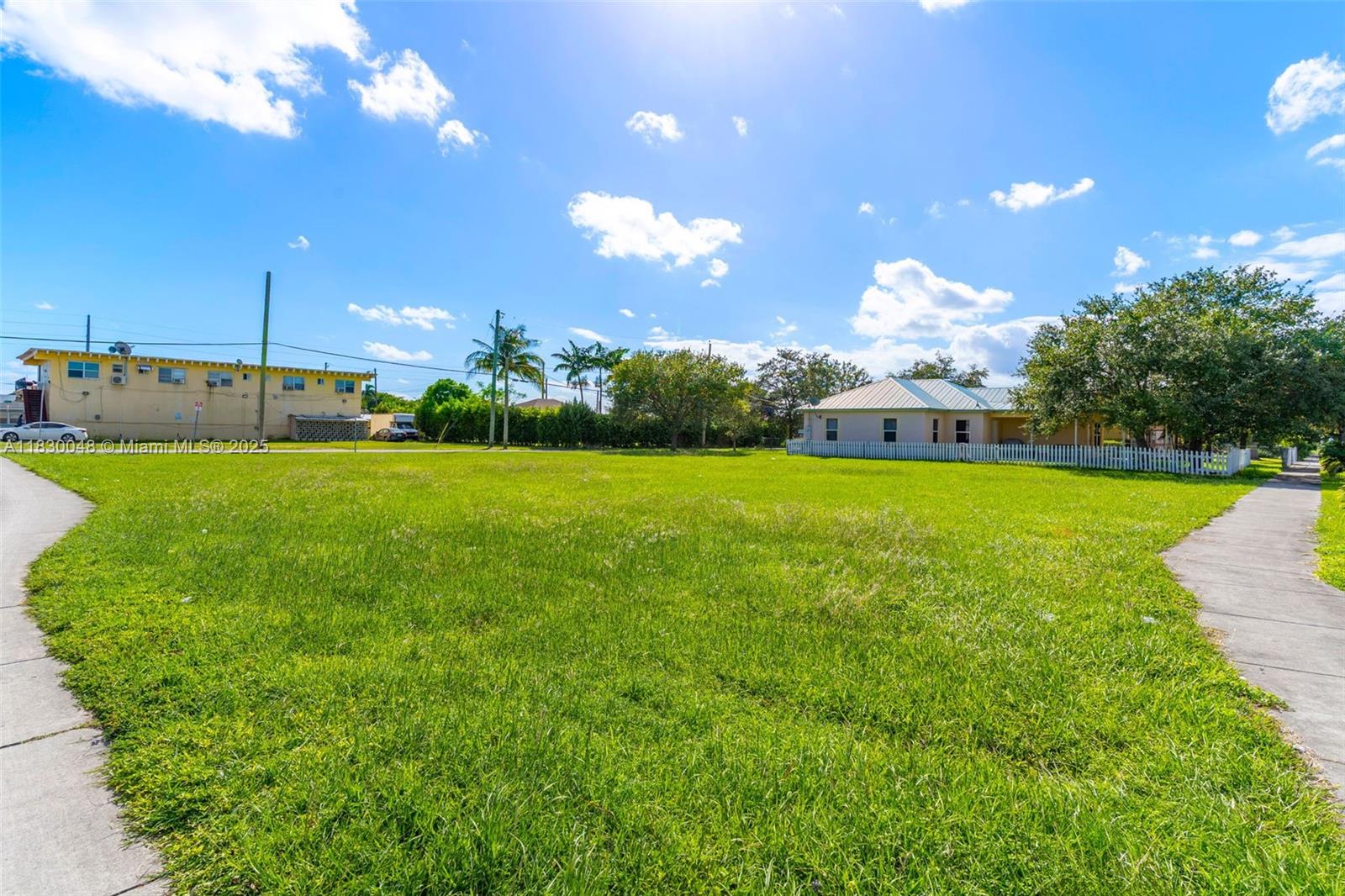 CENTRAL COMML HOMESTEAD - Land