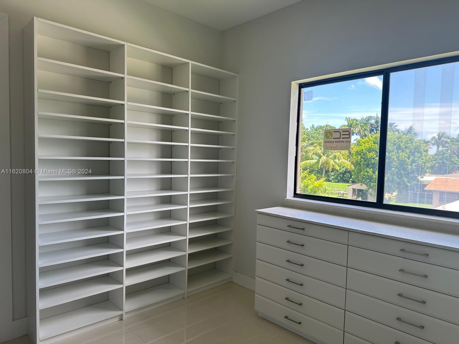 SWEETWATER ESTS SUB - Residential