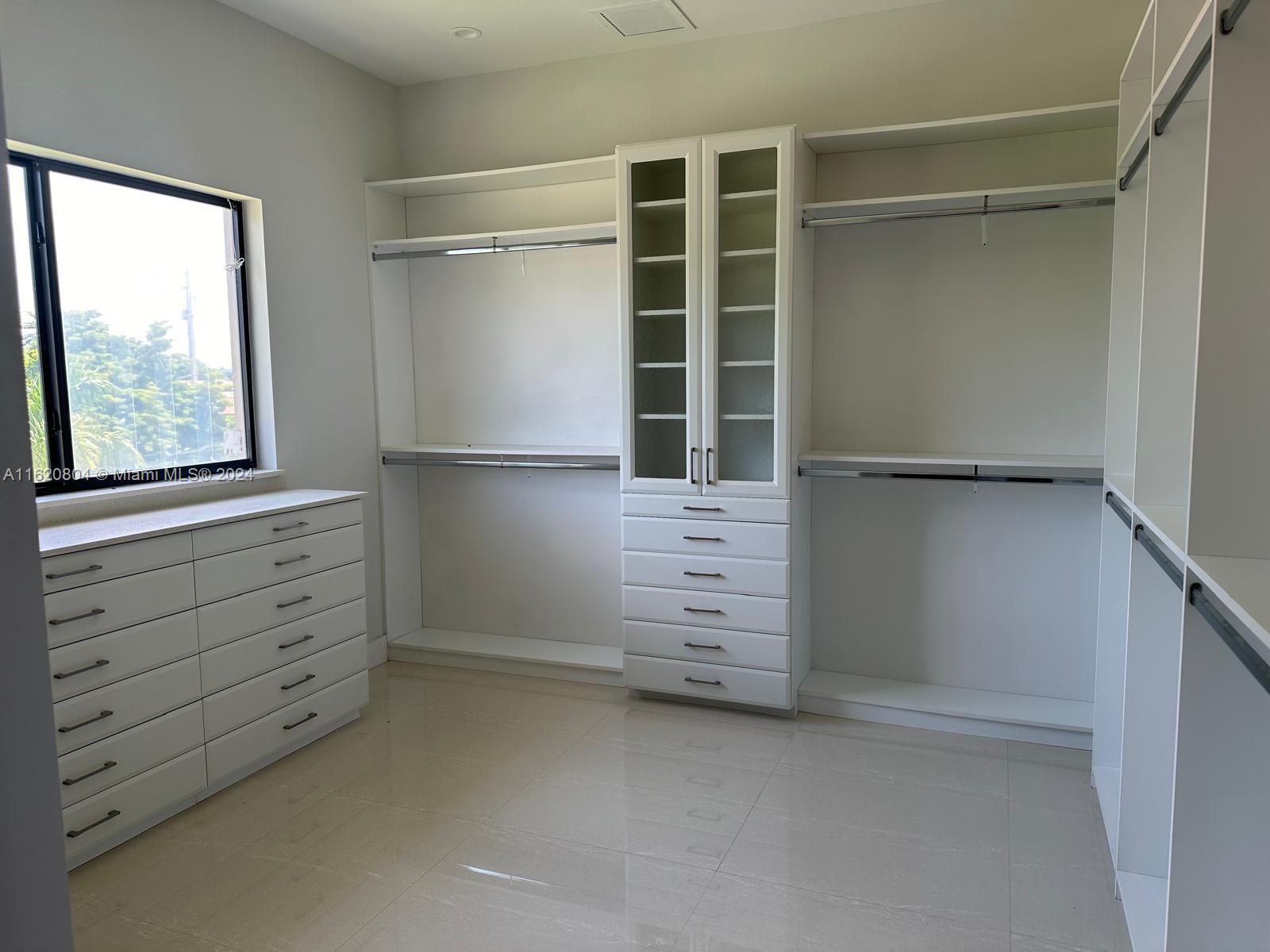 SWEETWATER ESTS SUB - Residential