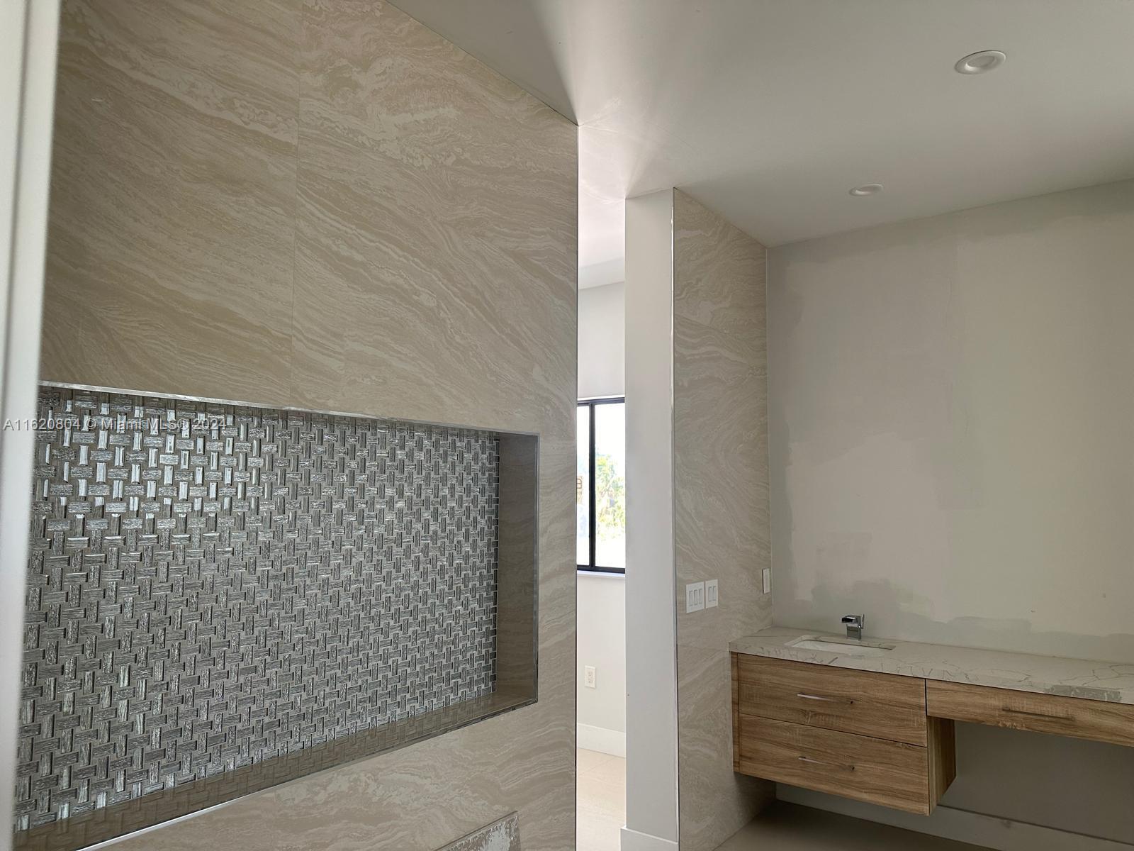 SWEETWATER ESTS SUB - Residential