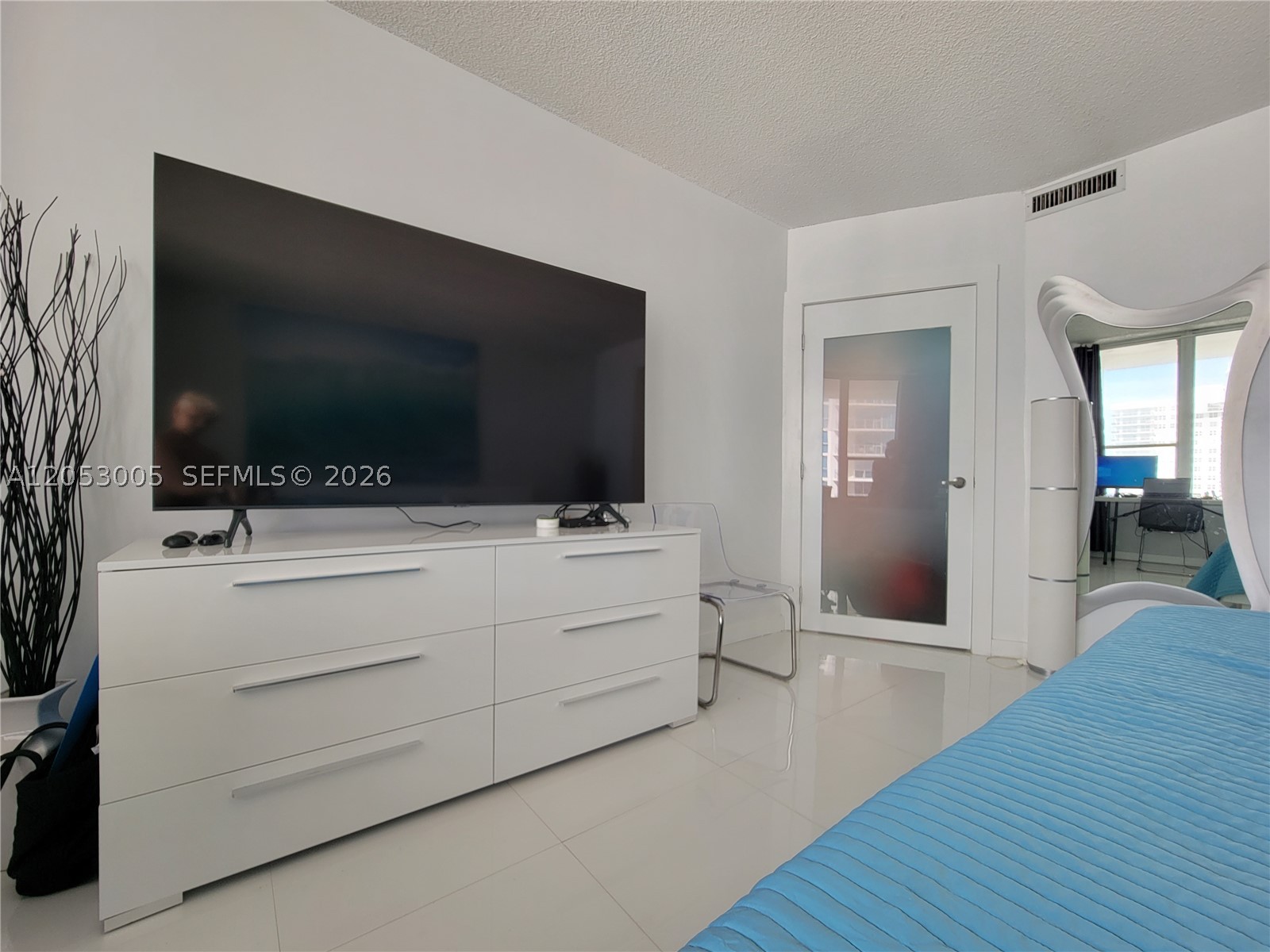 ALEXANDER TOWERS CONDO - Residential