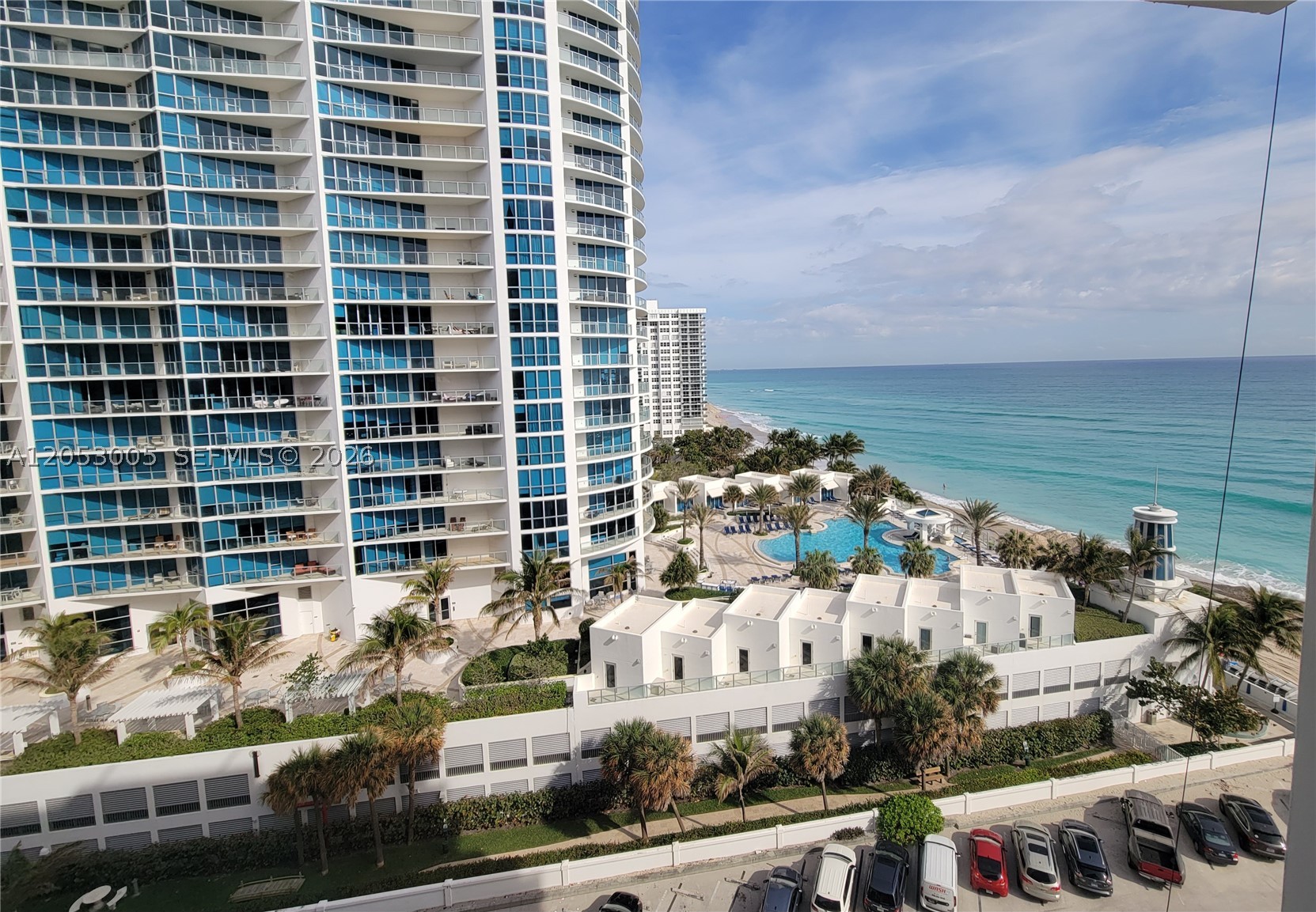ALEXANDER TOWERS CONDO - Residential