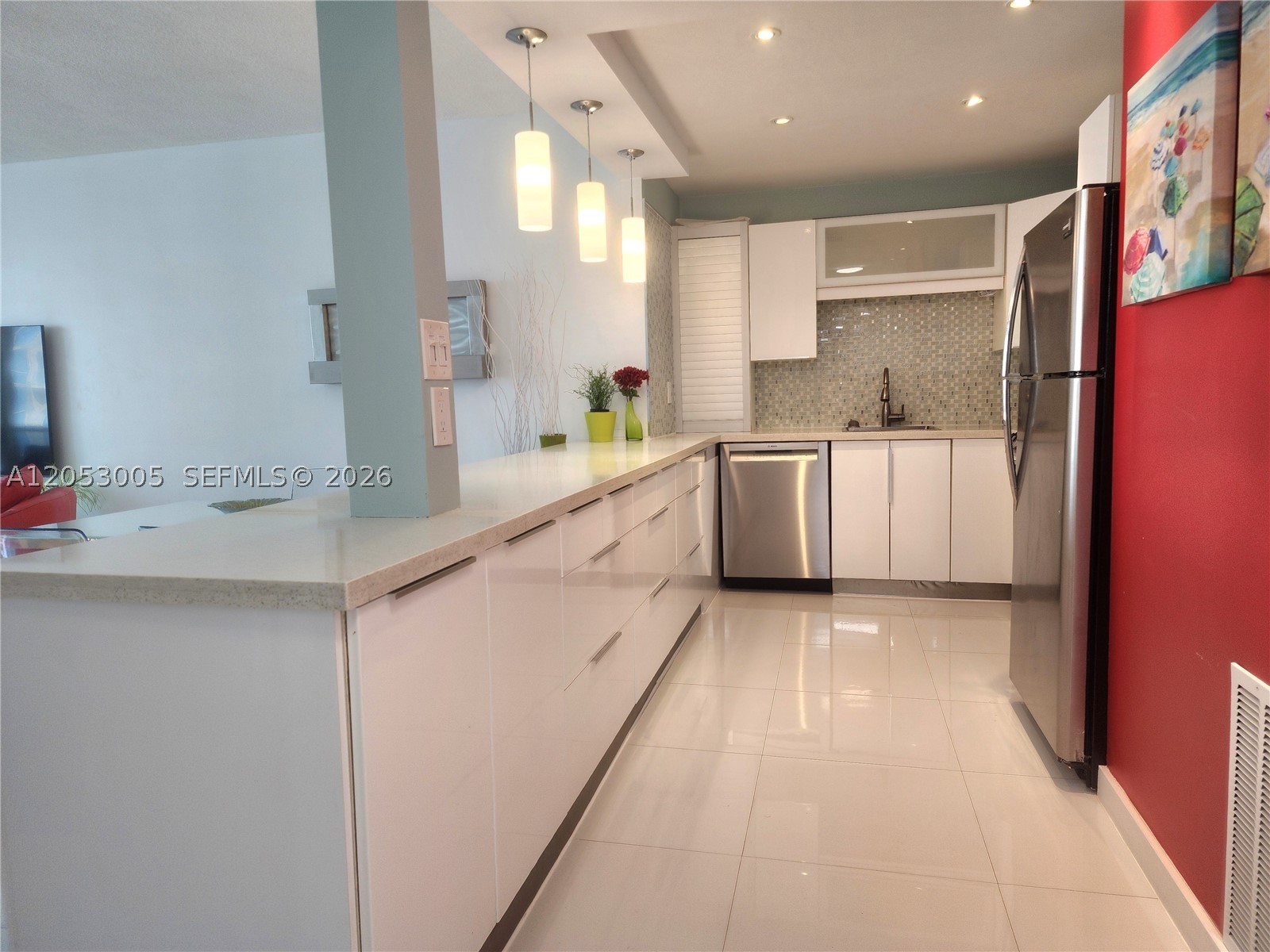 ALEXANDER TOWERS CONDO - Residential