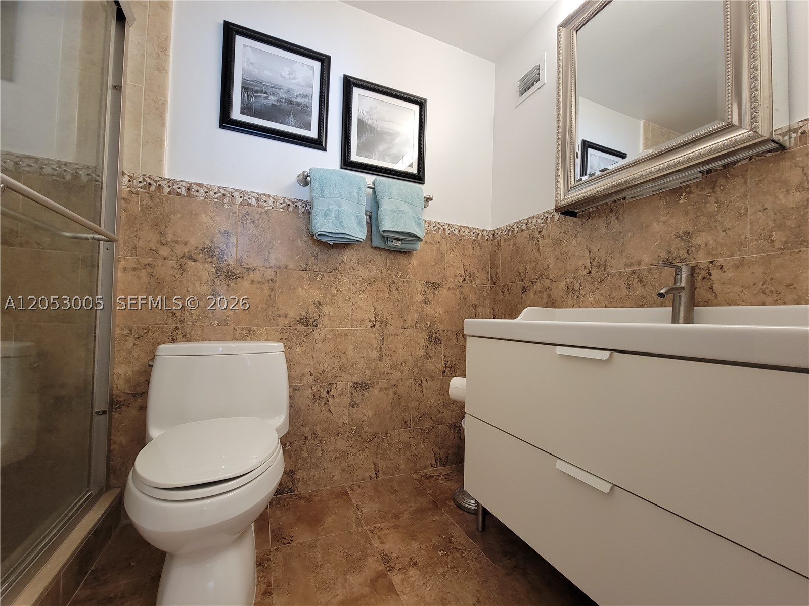 ALEXANDER TOWERS CONDO - Residential