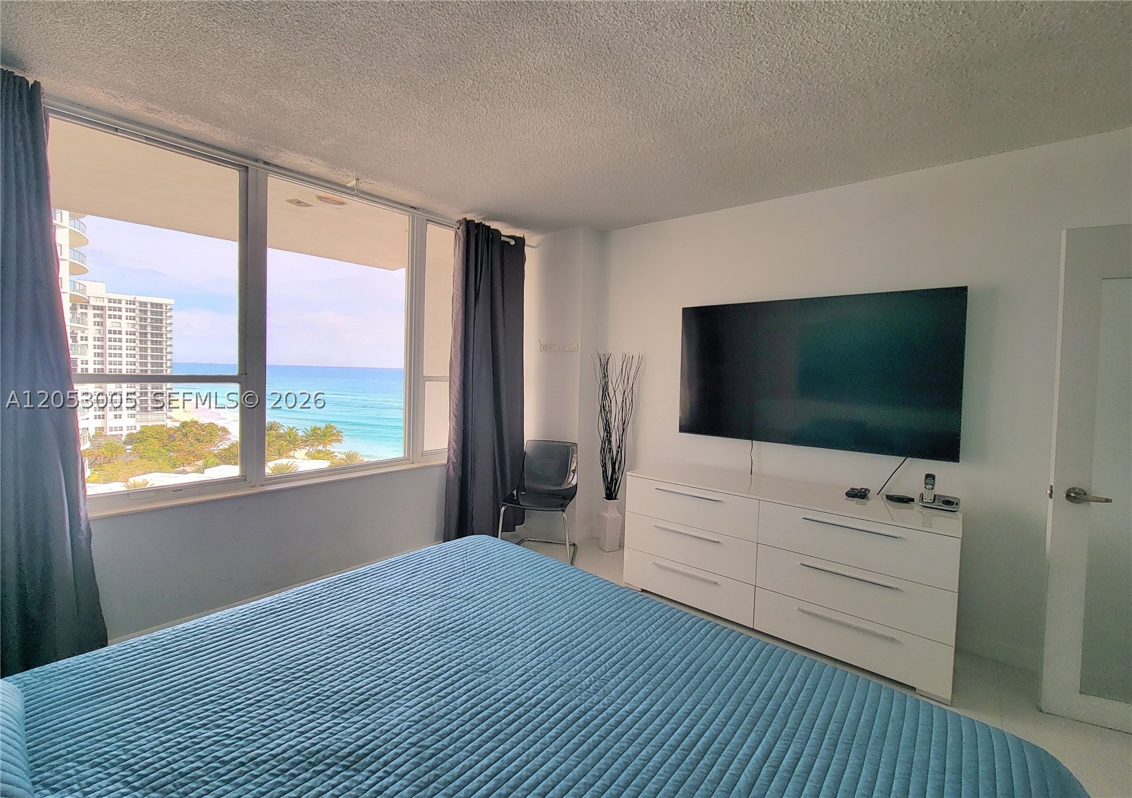 ALEXANDER TOWERS CONDO - Residential