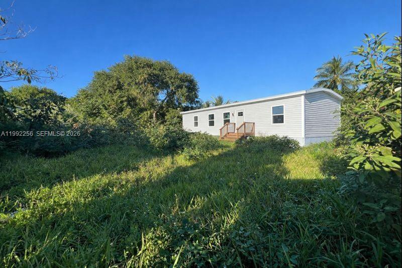 LADIES ACRES AMD, THE - Residential