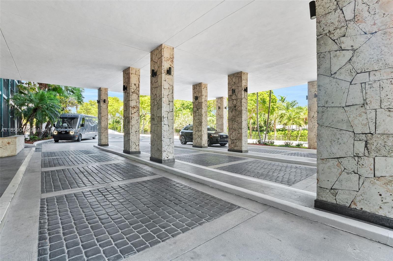 THE PALM BAY YACHT CLUB C - Residential