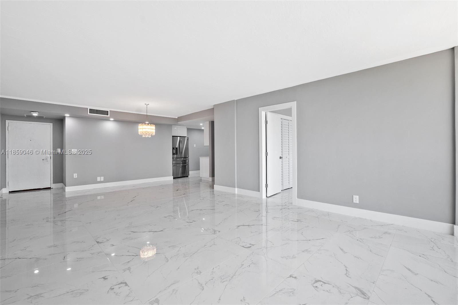 THE PALM BAY YACHT CLUB C - Residential