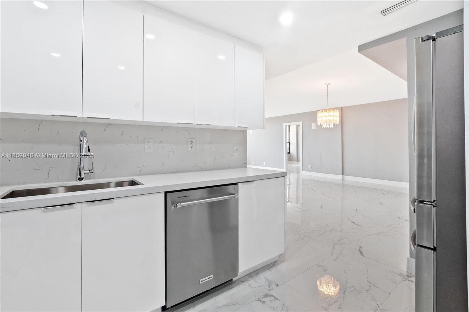 THE PALM BAY YACHT CLUB C - Residential