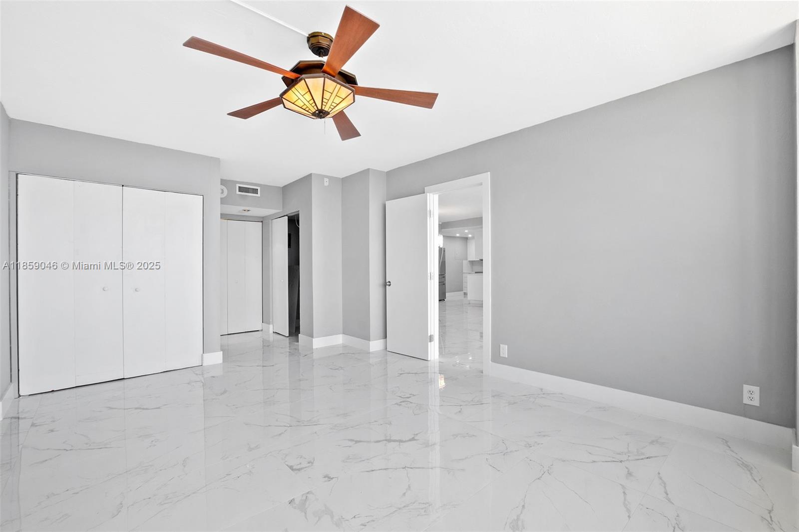 THE PALM BAY YACHT CLUB C - Residential