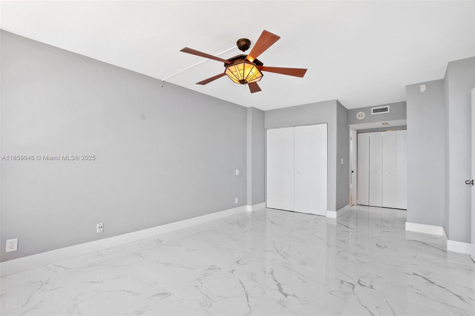 THE PALM BAY YACHT CLUB C - Residential