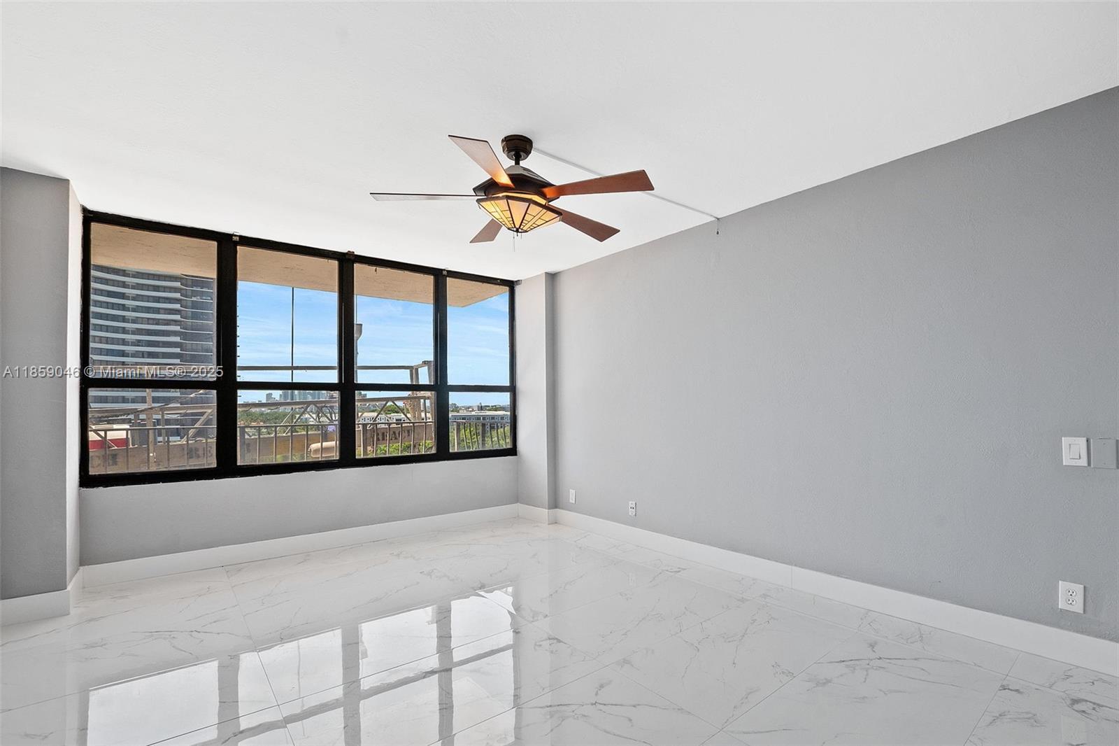 THE PALM BAY YACHT CLUB C - Residential