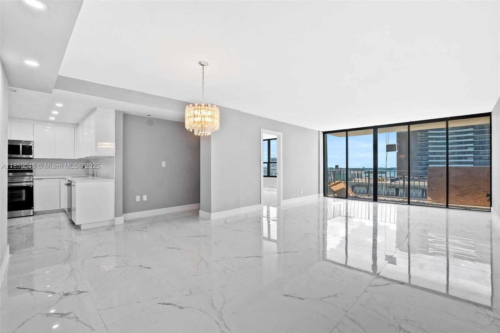 THE PALM BAY YACHT CLUB C - Residential
