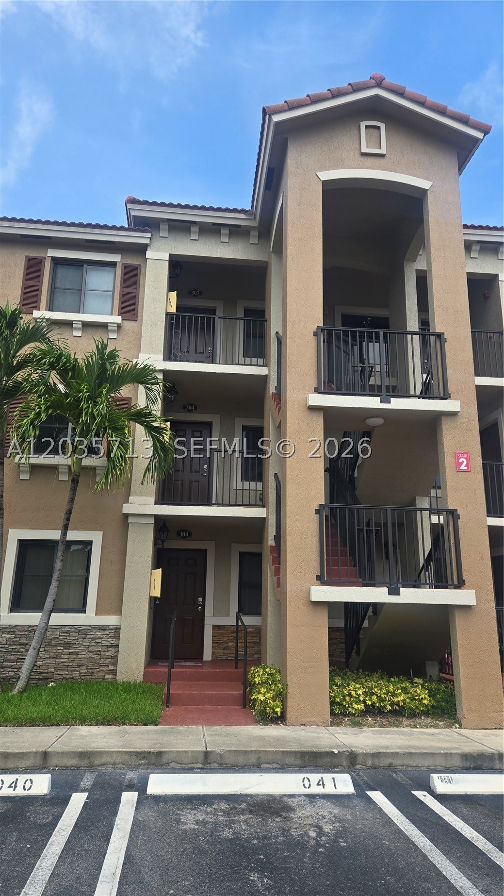 FIRST MONTH AND ONLY ONE SECURITY DEPOSIT. Pets accepted! Washer and dryer inside the unit. Beautiful 2 bedrooms, 2 bathrooms apartments. Ceramic + laminated in bedrooms. Great location in Cutler Bay. 2 parking spaces (one assigned and one guest) Beautiful Club house with gym and pool.