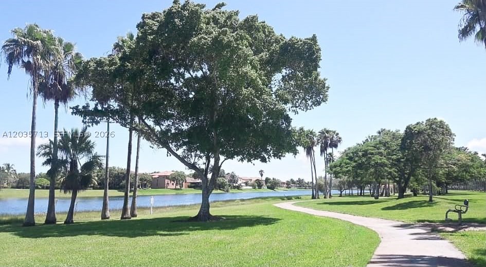 THE COURTS AT BAYSHORE II - Residential Lease