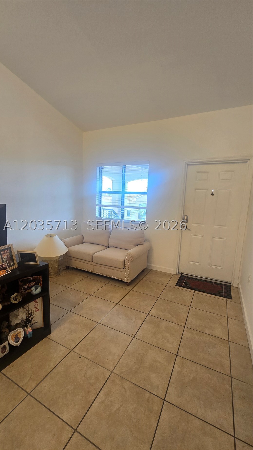 THE COURTS AT BAYSHORE II - Residential Lease