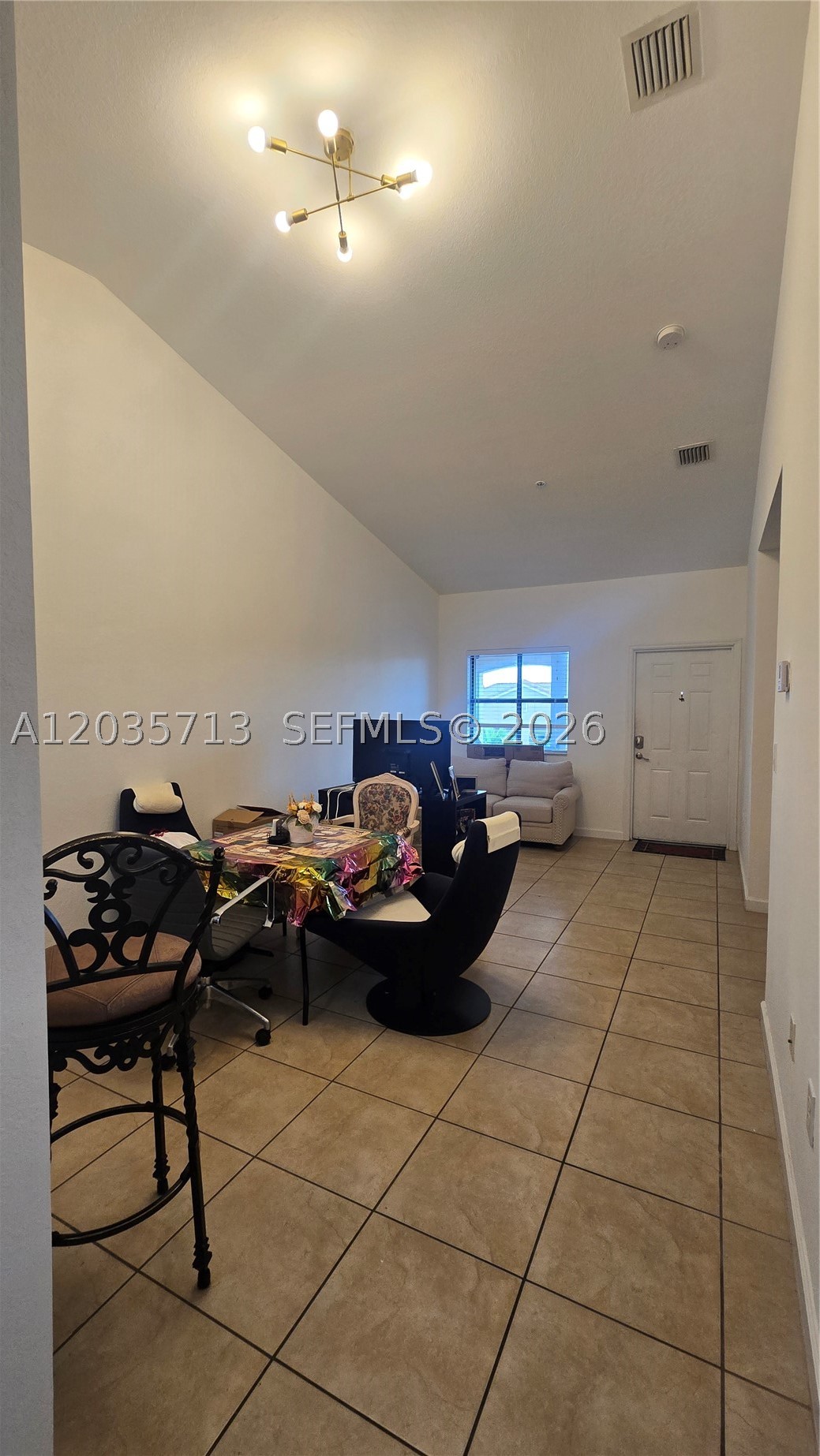 THE COURTS AT BAYSHORE II - Residential Lease