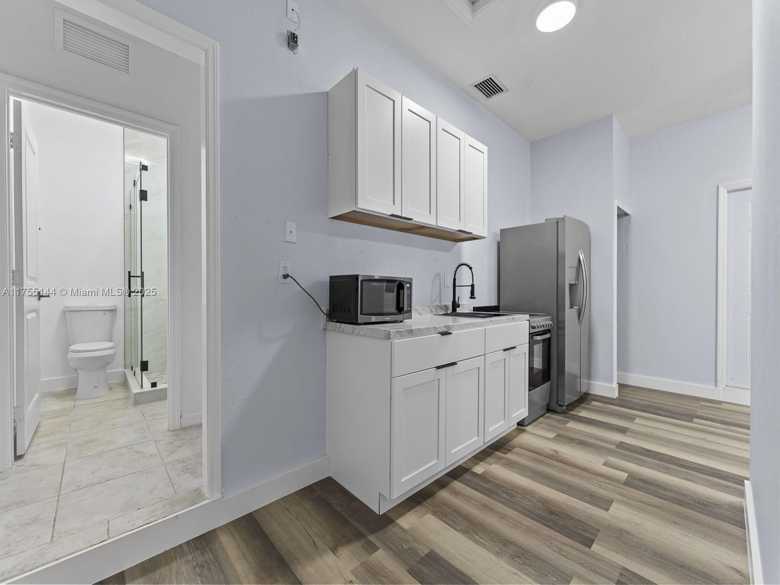 A.H. AT TURNPIKE SOUTH FI - Residential Lease