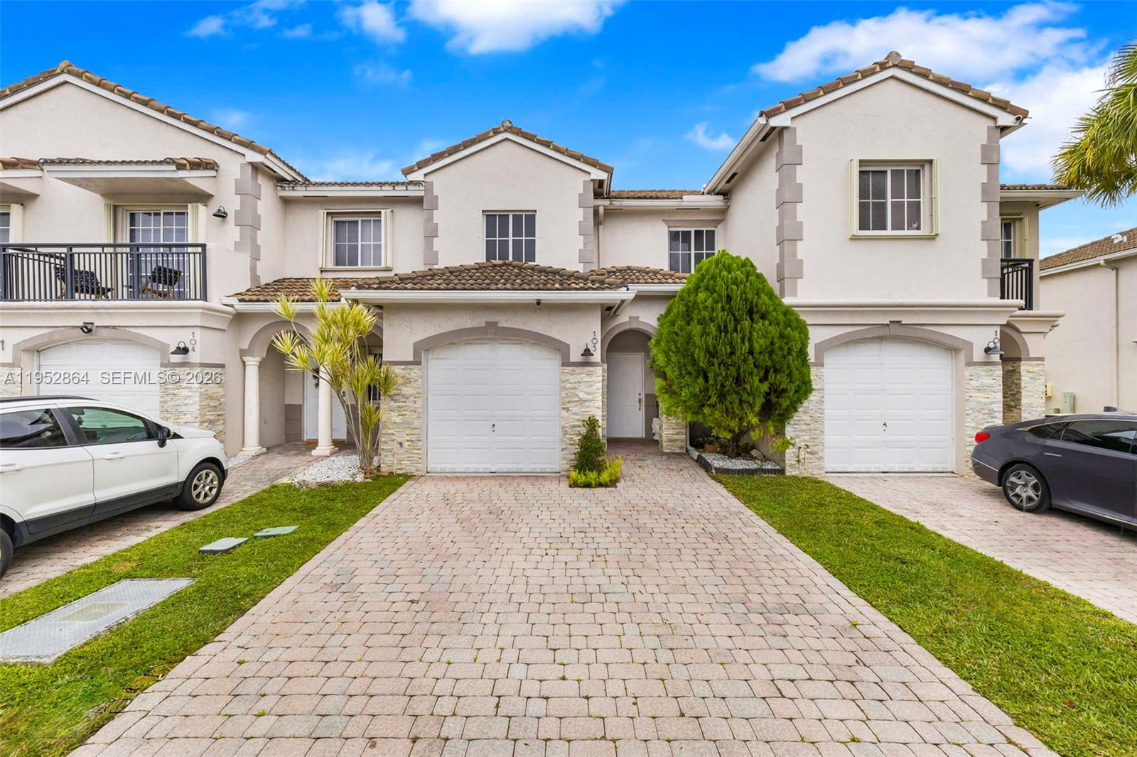 KENDALL VILLAGE TOWNVILLA - Residential