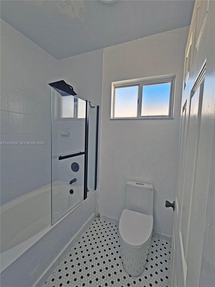 KENDALL VILLAGE TOWNVILLA - Residential