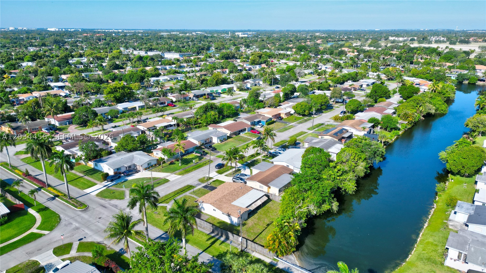 SUNRISE GOLF VILLAGE SECO - Residential