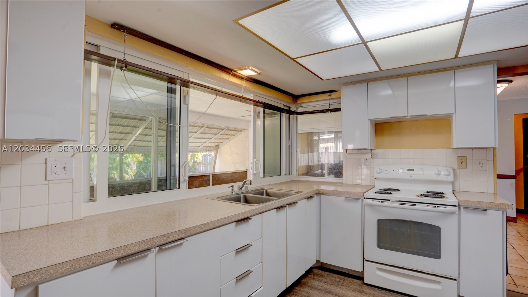 SUNRISE GOLF VILLAGE SECO - Residential