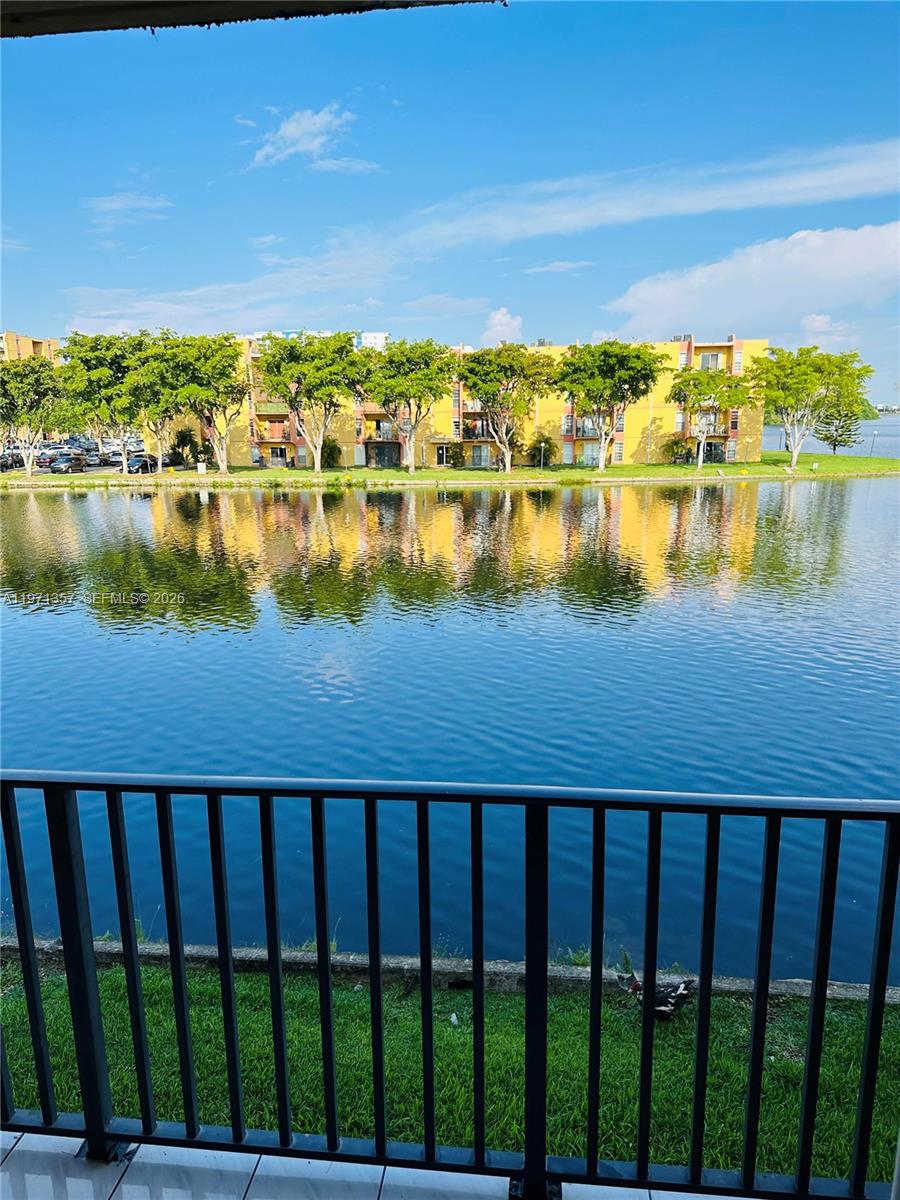 SUNSET VILLAS NO 3 CONDO - Residential