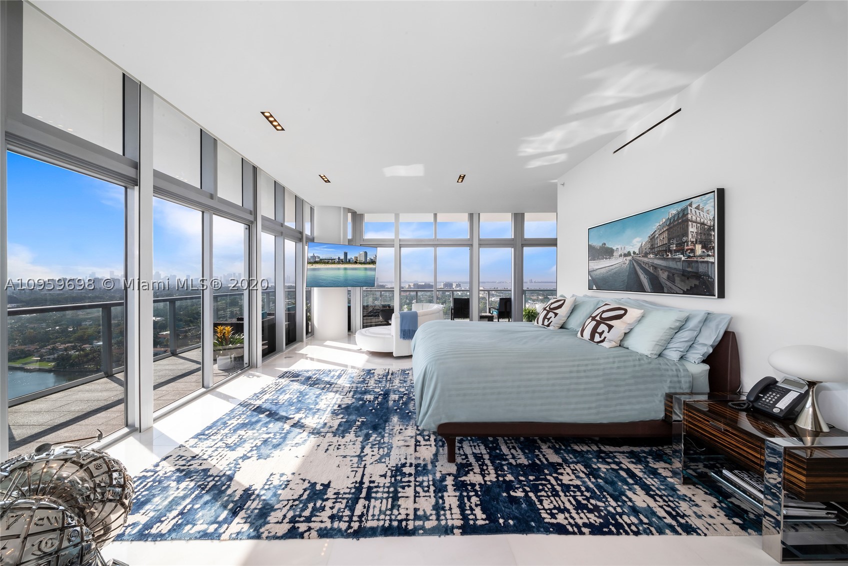 THE CARIBBEAN CONDO - Residential