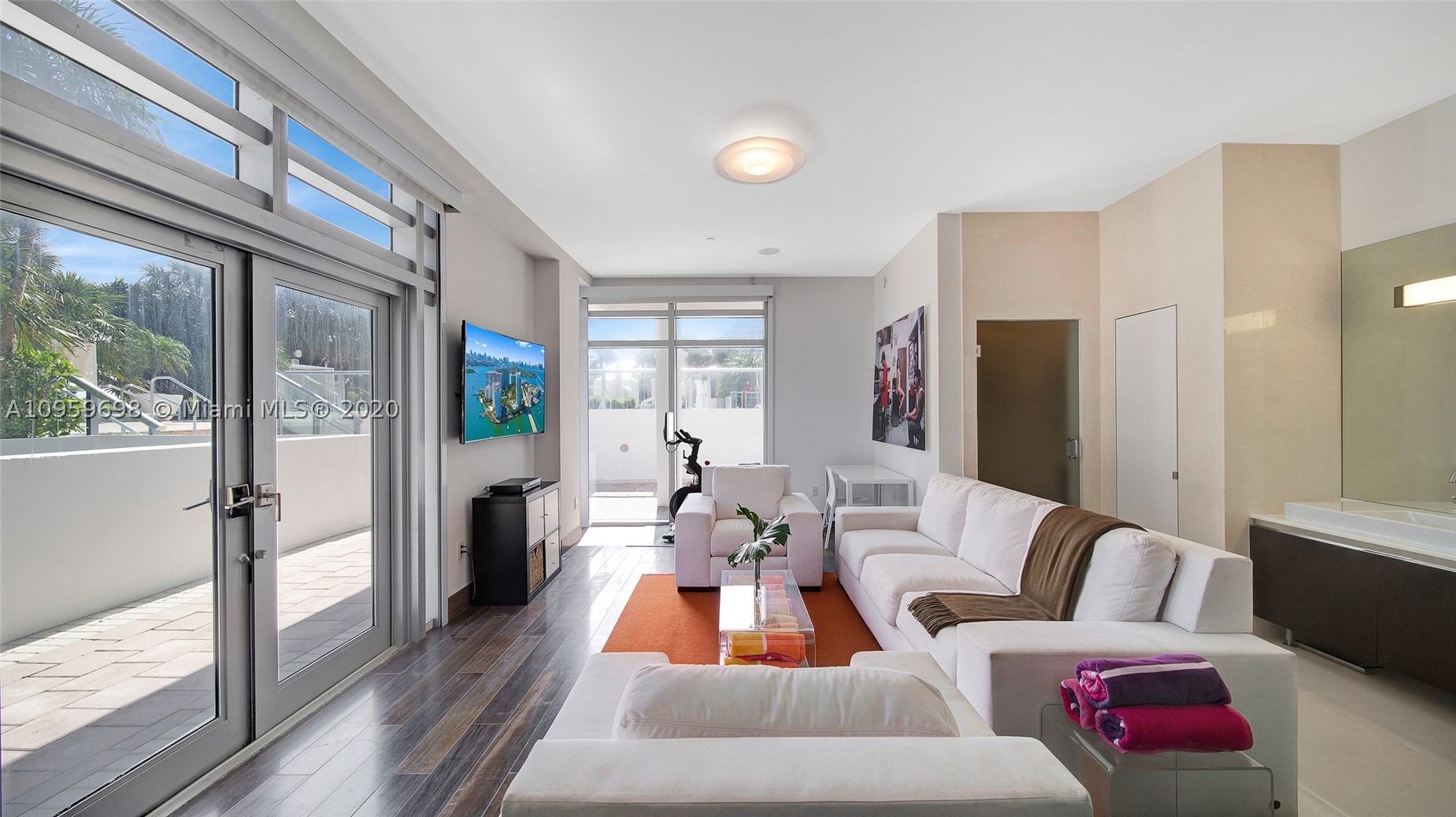 THE CARIBBEAN CONDO - Residential