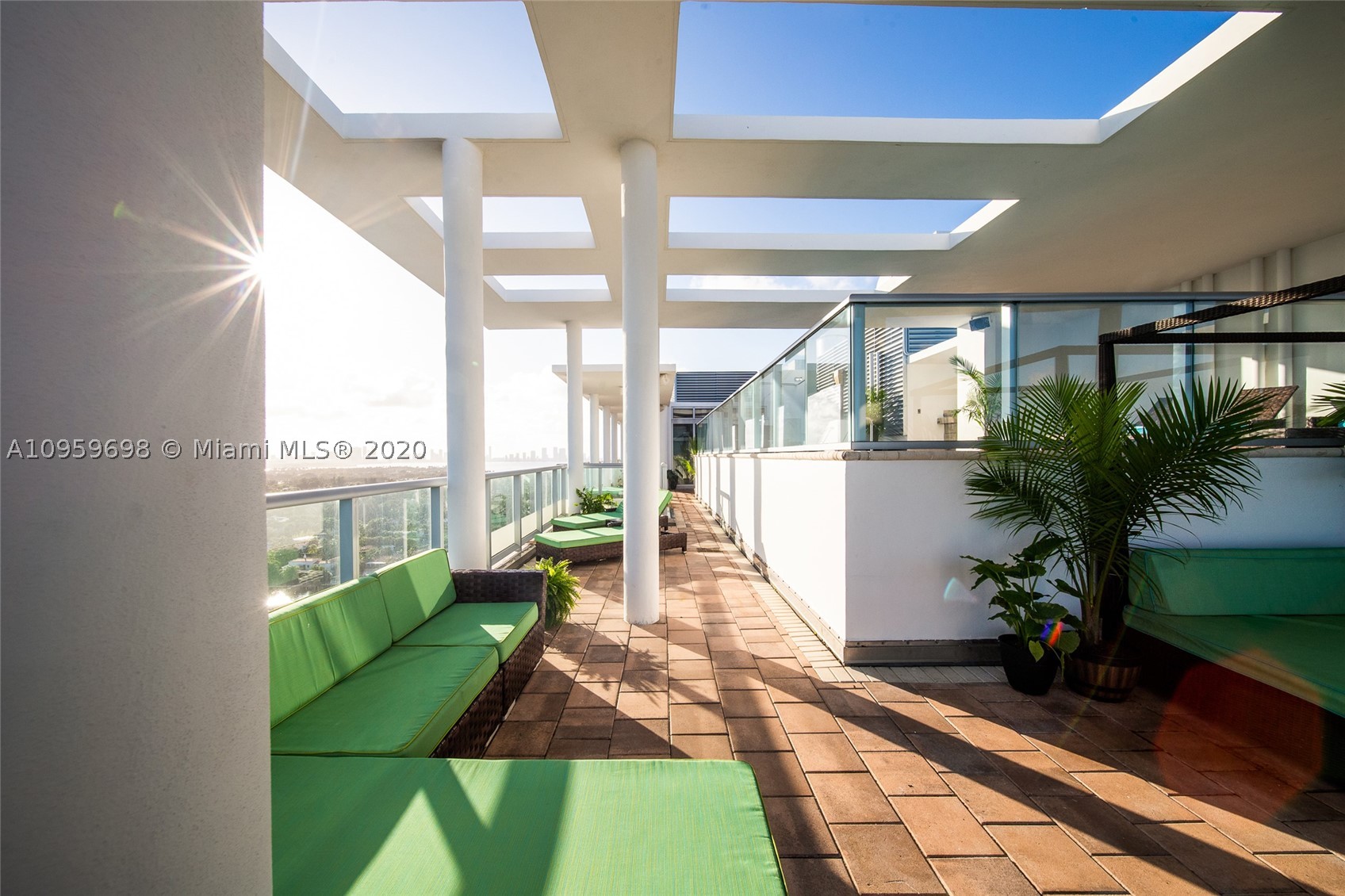 THE CARIBBEAN CONDO - Residential