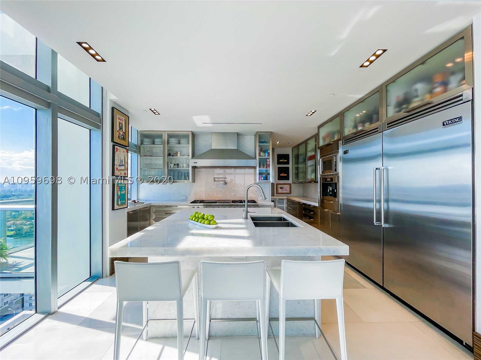THE CARIBBEAN CONDO - Residential