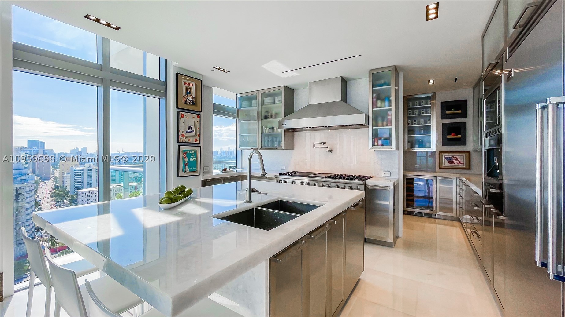 THE CARIBBEAN CONDO - Residential