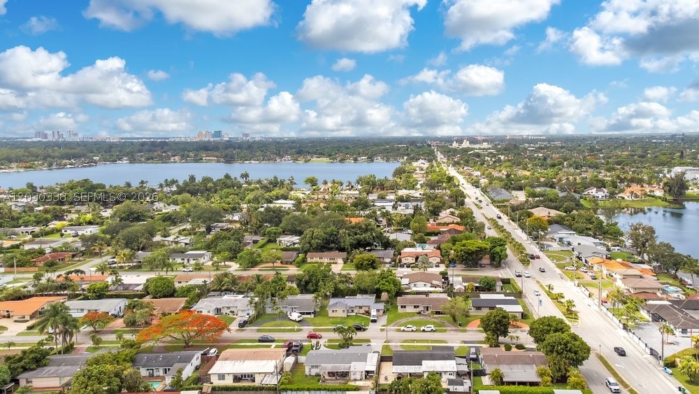 LAKEVIEW PLAZA - Residential