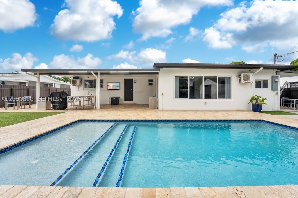 LAKEVIEW PLAZA - Residential