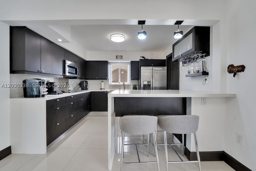 LAKEVIEW PLAZA - Residential