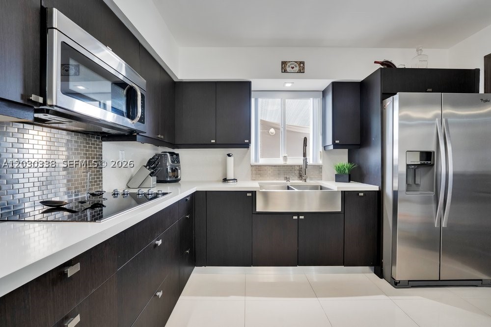 LAKEVIEW PLAZA - Residential