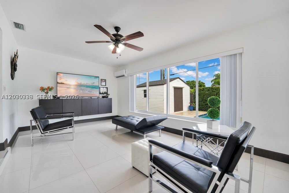 LAKEVIEW PLAZA - Residential