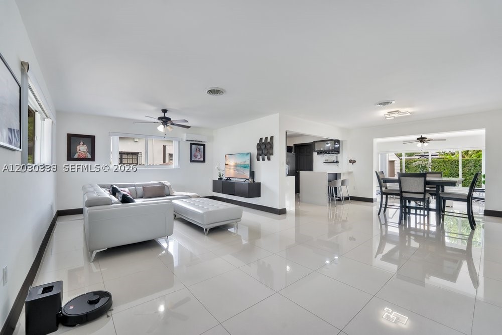 LAKEVIEW PLAZA - Residential