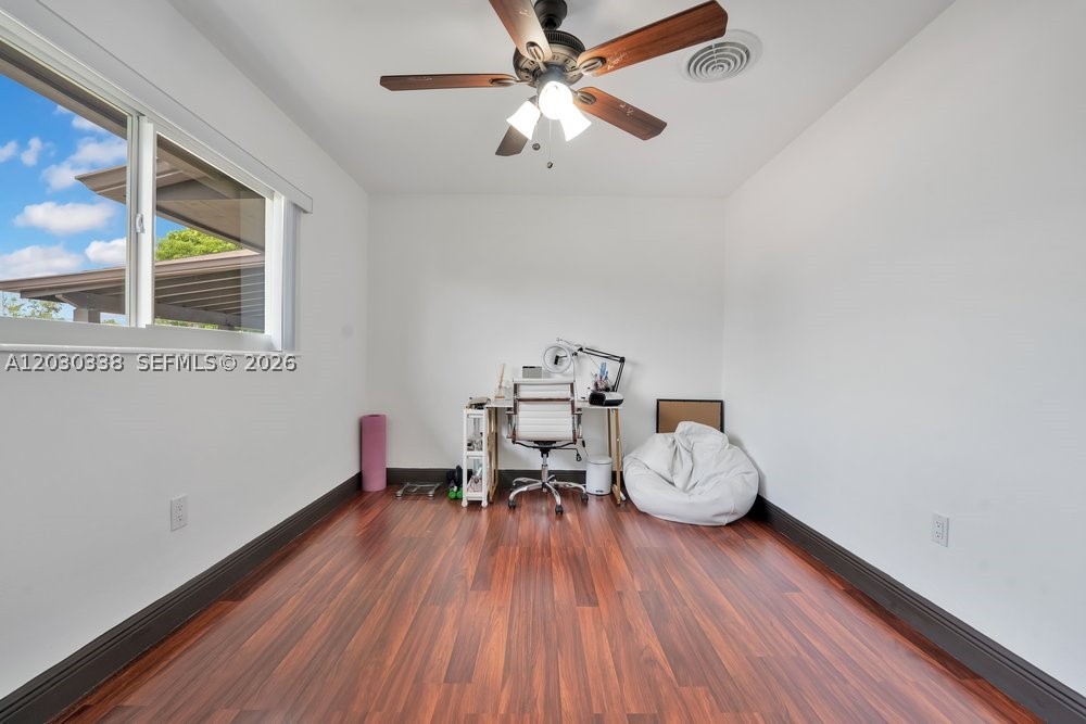 LAKEVIEW PLAZA - Residential