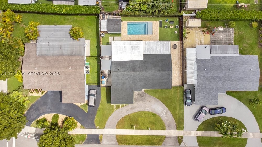 LAKEVIEW PLAZA - Residential