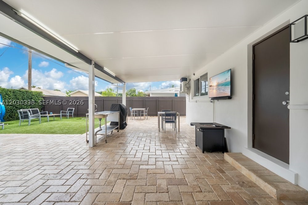 LAKEVIEW PLAZA - Residential