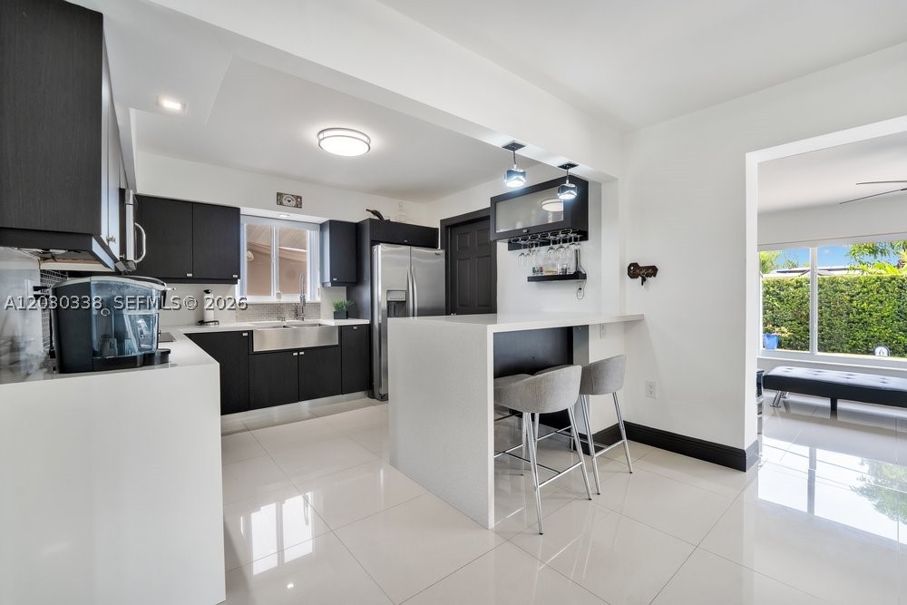 LAKEVIEW PLAZA - Residential