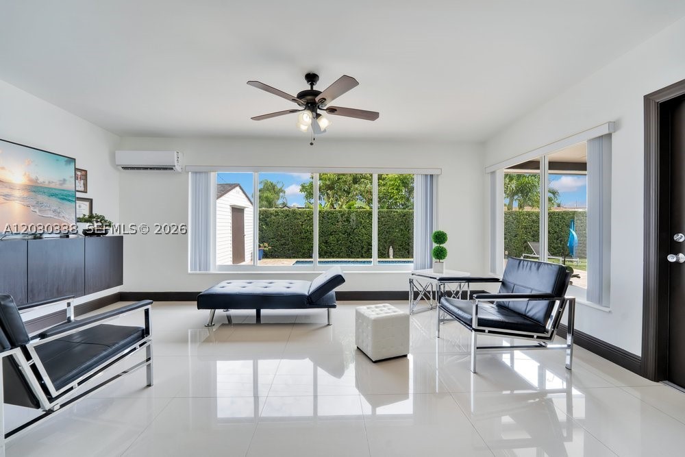 LAKEVIEW PLAZA - Residential