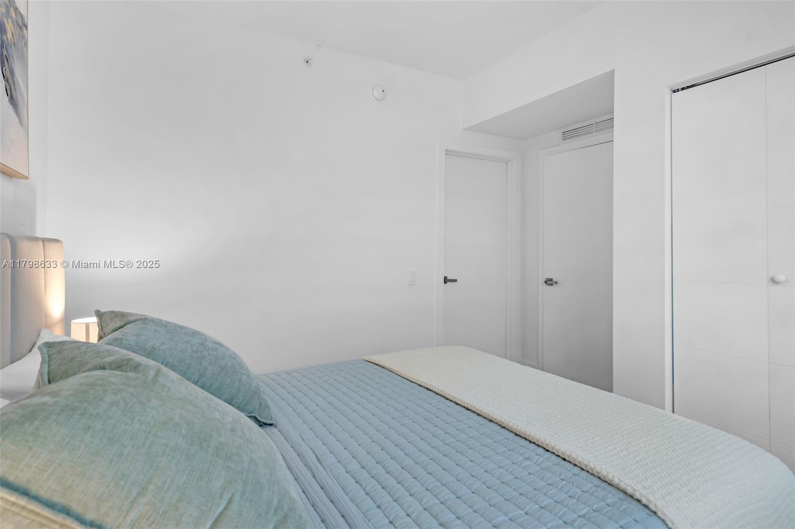 LAWRENCE ESTATE LAND CO - Residential Lease