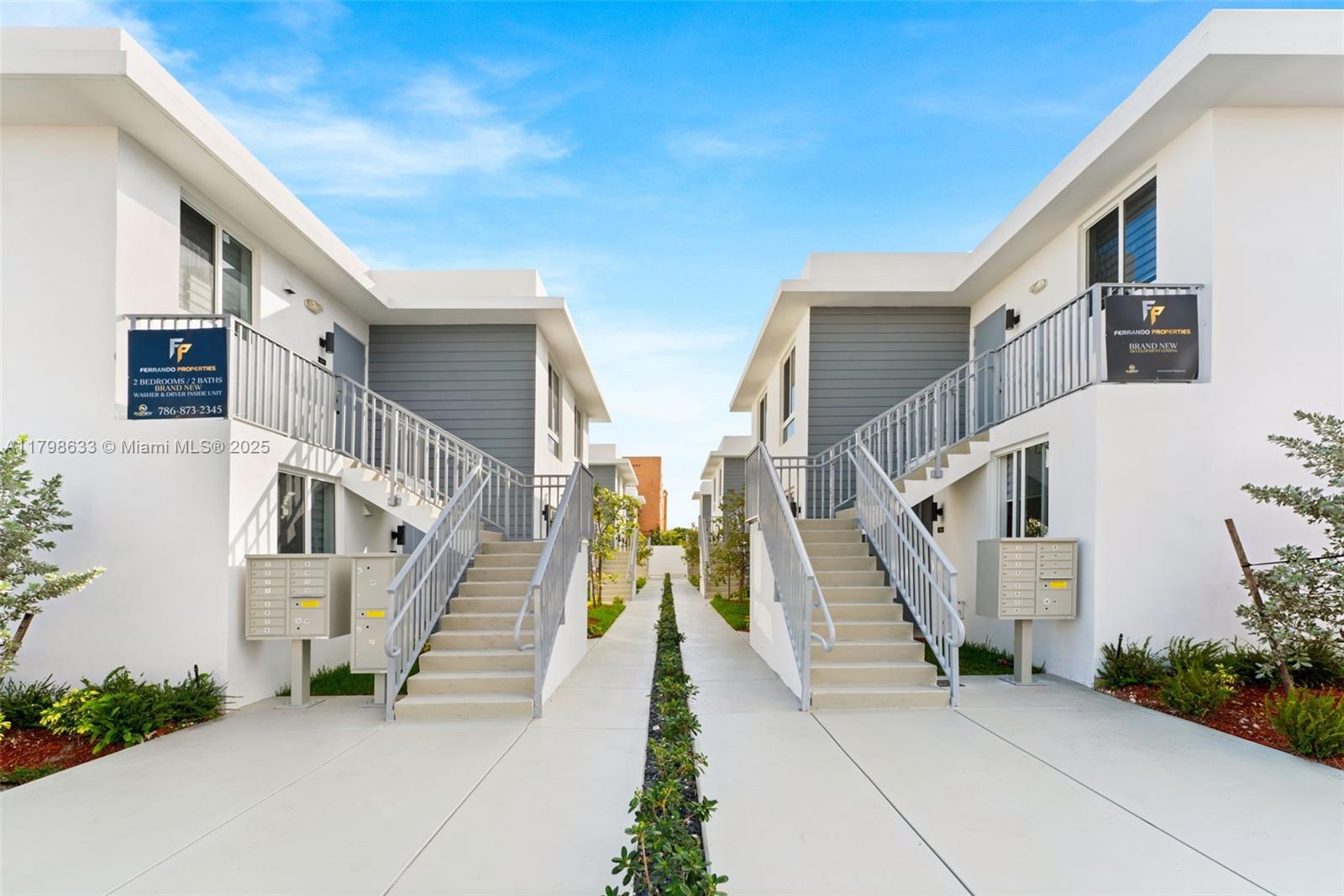LAWRENCE ESTATE LAND CO - Residential Lease