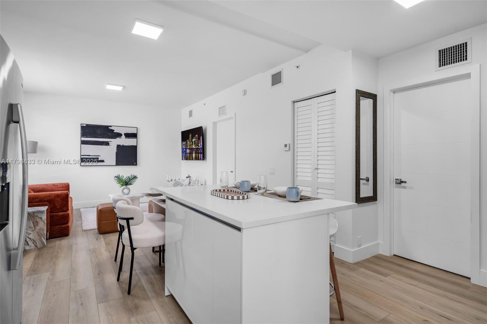 LAWRENCE ESTATE LAND CO - Residential Lease