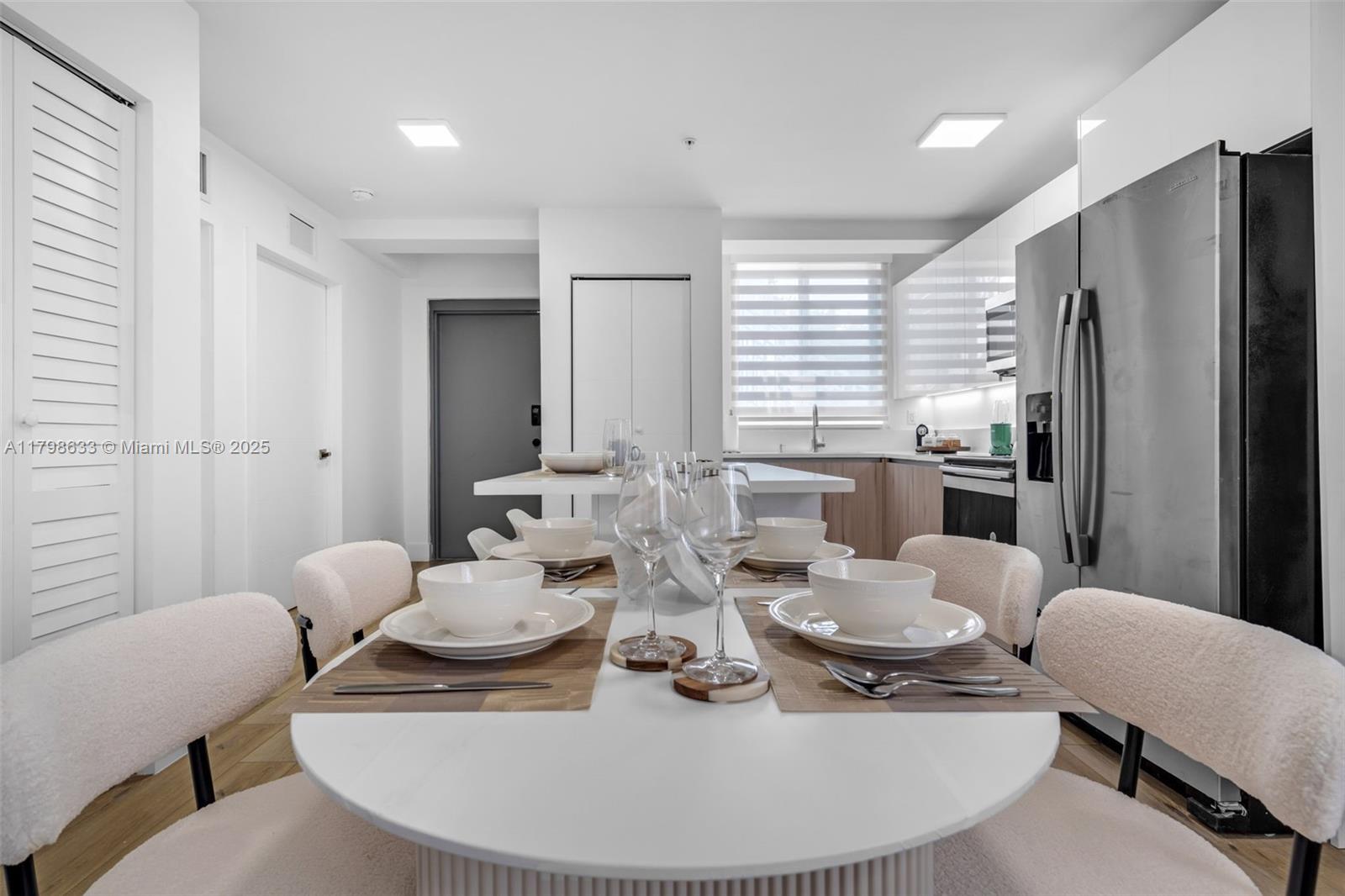 LAWRENCE ESTATE LAND CO - Residential Lease
